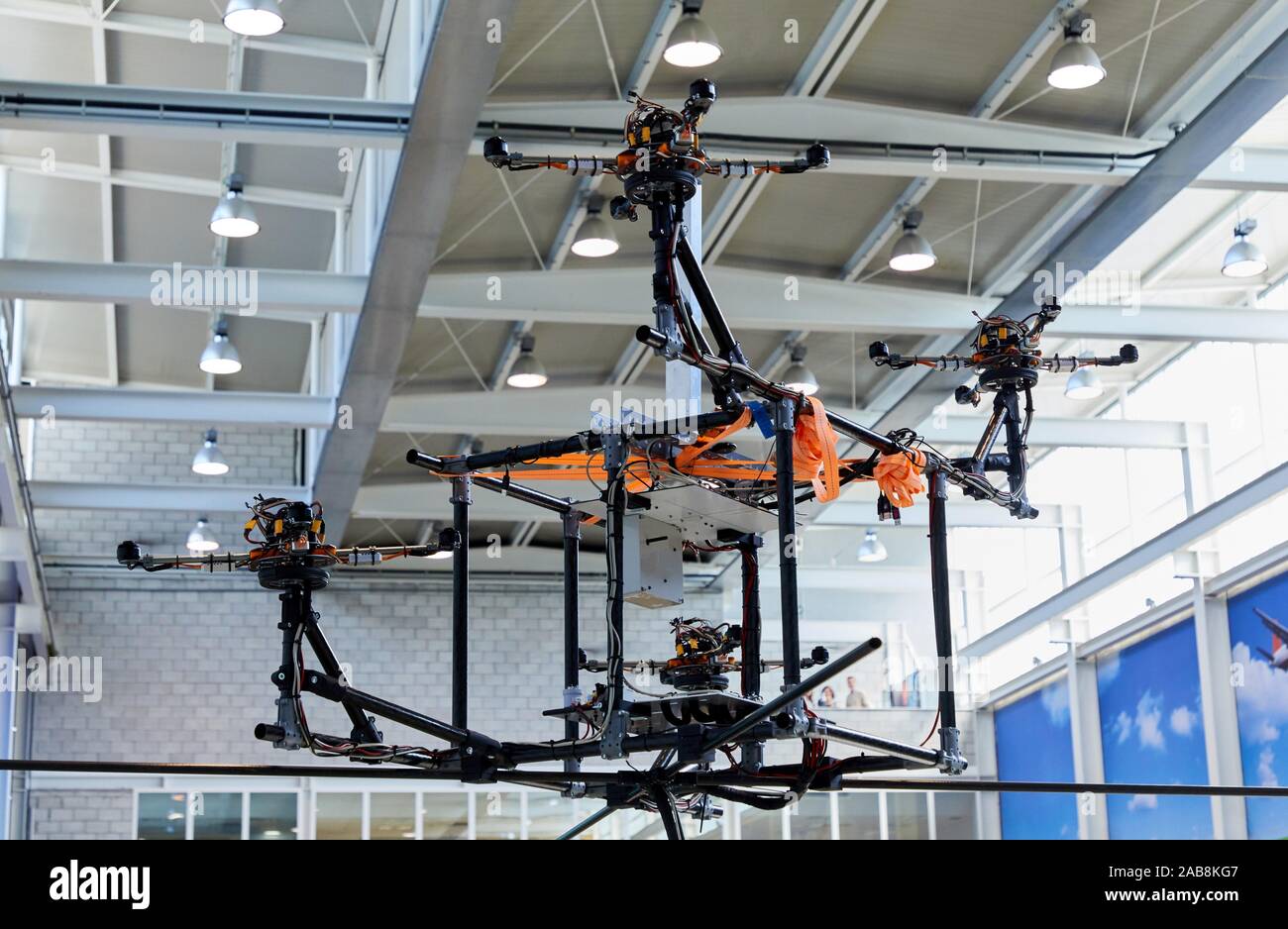 Drone di ricerca e sviluppo, progetto Codisava, distribuito avanzato per il controllo di sicurezza e di efficienza energetica del trasporto aereo, Industria aerospaziale Foto Stock
