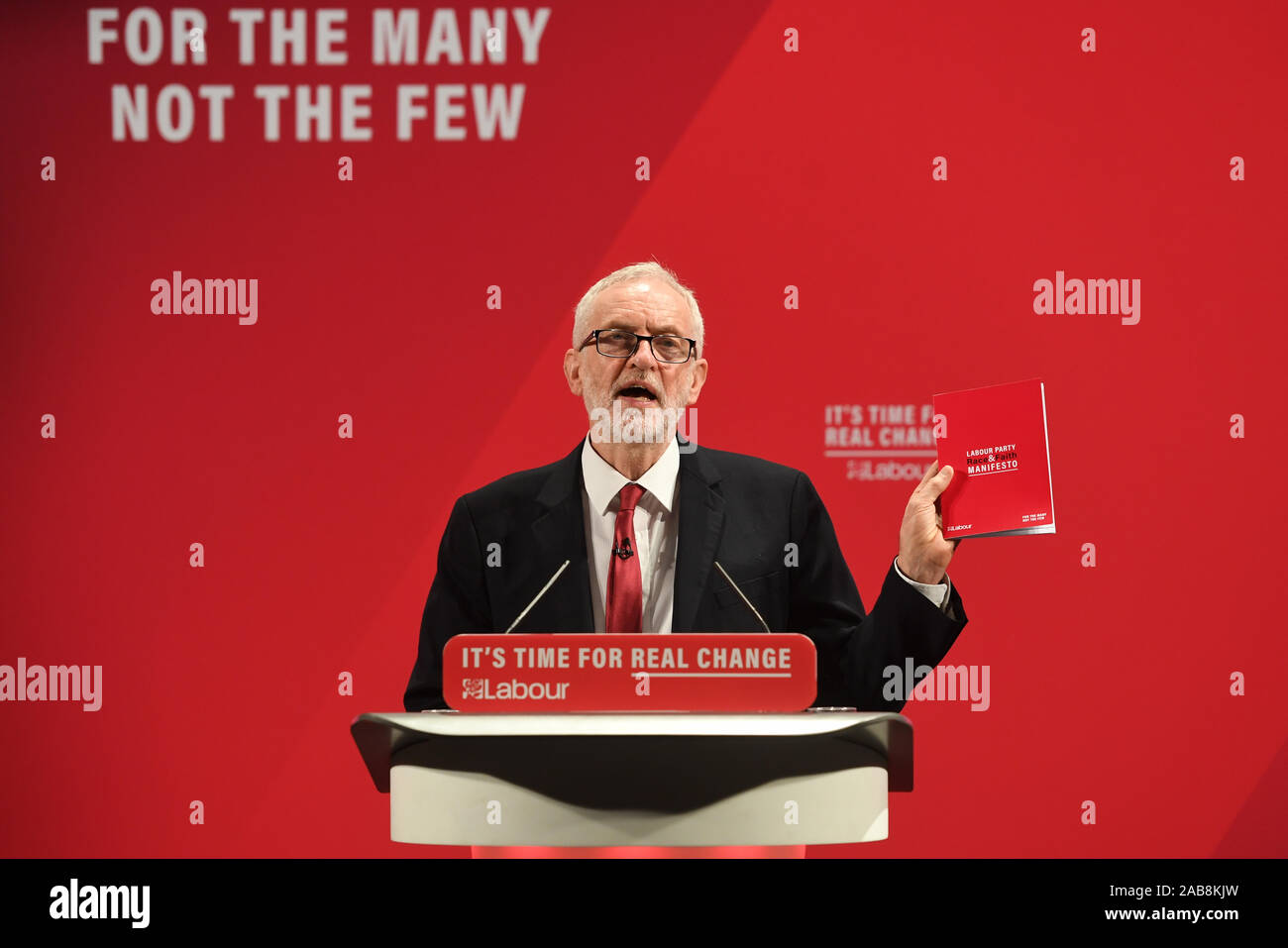 Leader del partito laburista Jeremy Corbyn parlando in occasione del lancio del partito laburista razza e fede manifesto presso il Bernie Grant Arts Centre di Londra Nord. Foto Stock