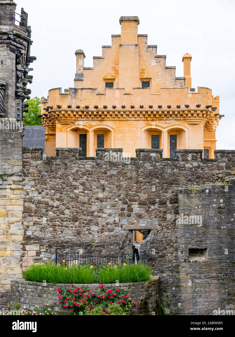 Sala grande con calce giallo a corona di lavaggio Great Hall, il Castello di Stirling, Scozia, Regno Unito Foto Stock