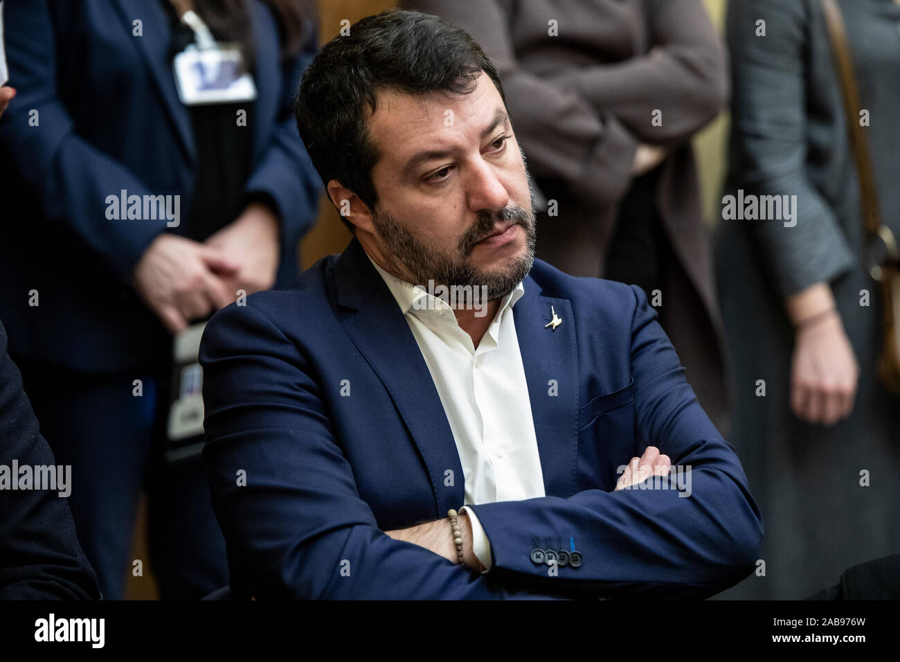 Matteo Salvini parla alla fine della conferenza stampa "il sistema di servizi per dipendenze patologiche: proposta per la revisione della legislazione in materia di droga". Foto Stock