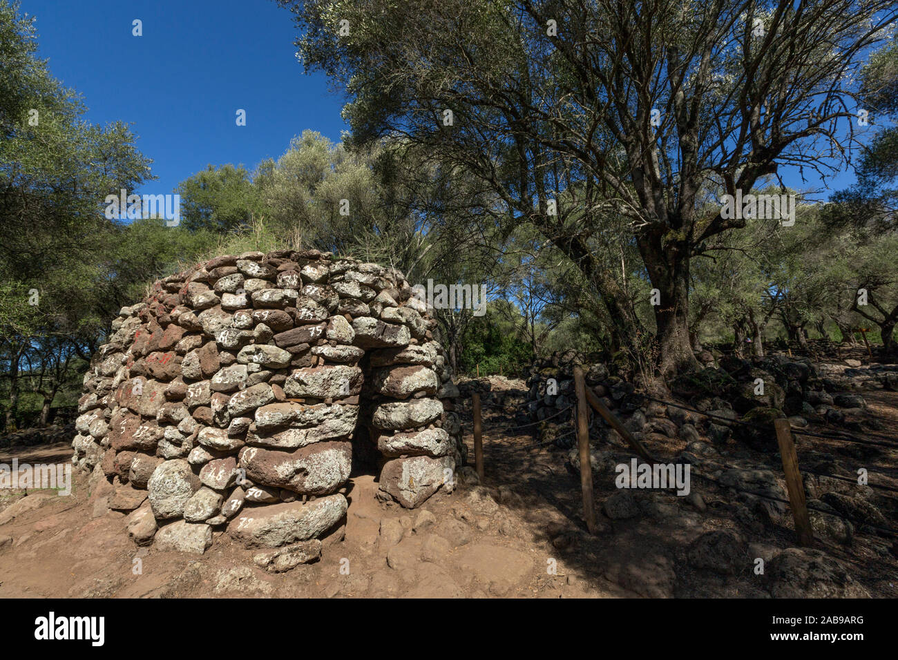 Antico villaggio nuragico vicino a Paulilatino, Oristano, Sardegna, Italia. Foto Stock