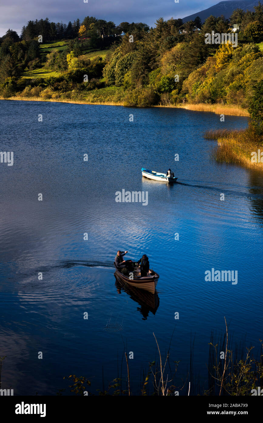 Pesca sul lago Cresslough, County Donegal, Irlanda Foto Stock
