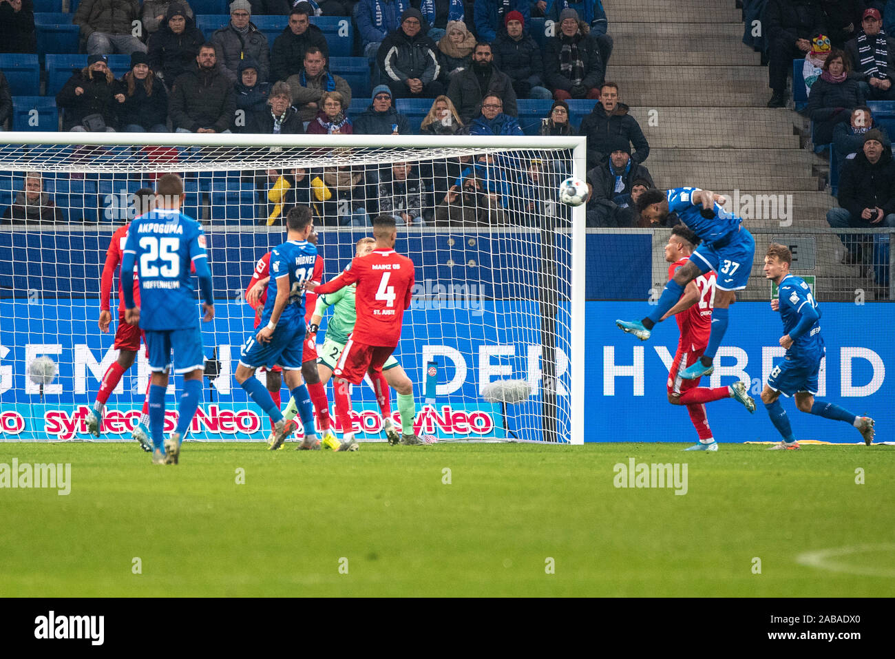 SINSHEIM, Germania - 24 novembre: JÃ¼rgen Locadia (TSG 1899 Hoffenheim) al calcio, Bundesliga 2019/2020 - TSG 1899 Hoffenheim v 1. FSV Maiz 05 all'Arena PreZero su Novembre 24, 2019 a Sinsheim (Germania). Foto Stock