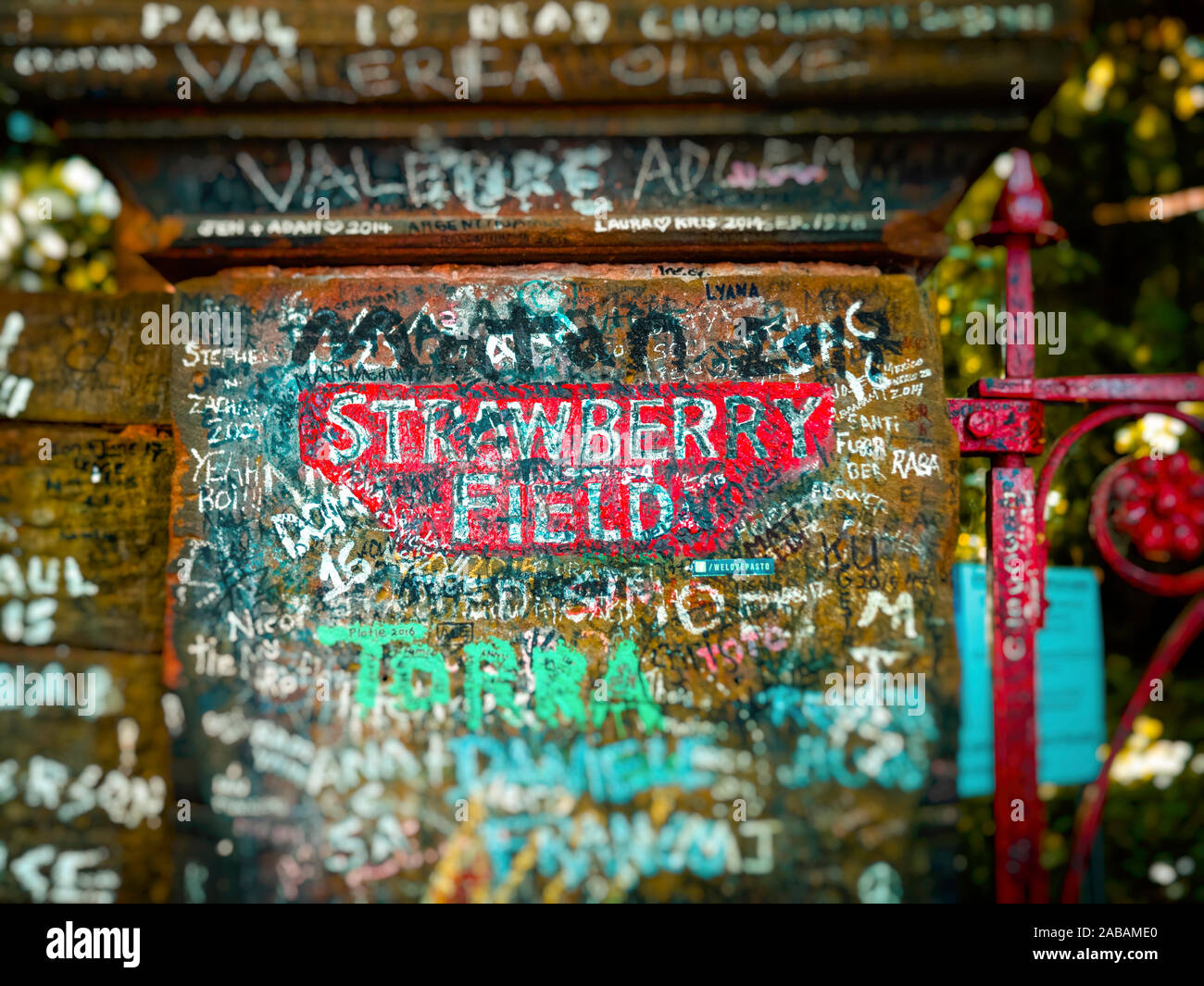 La Fragola i cancelli del campo resa famosa da una canzone dei Beatles Strawberry Fields Forever, rilasciato nel 1967 Foto Stock