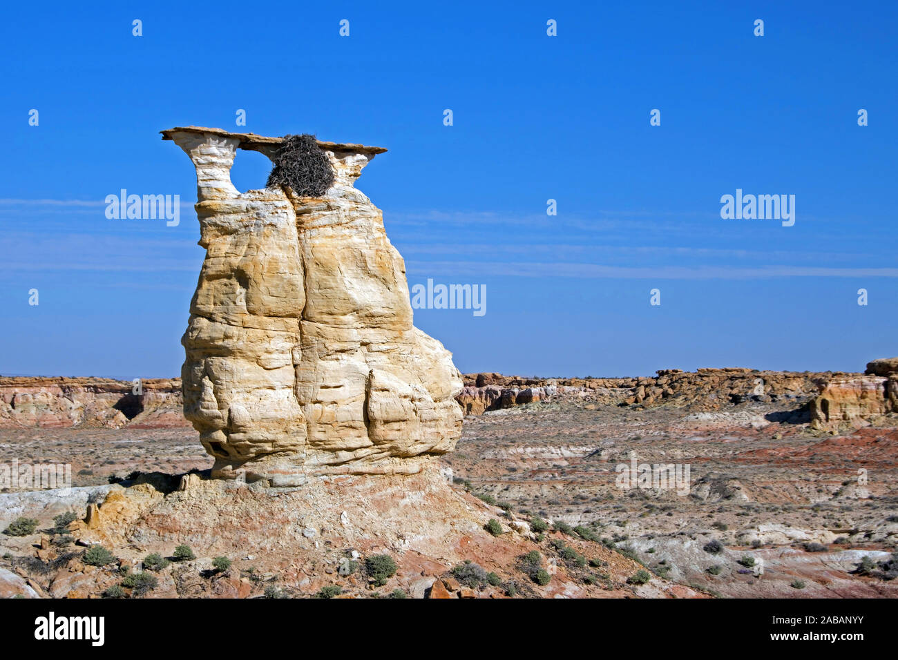 Giallo Eagle Arch in den Badlands in Arizona, Stati Uniti. Foto Stock