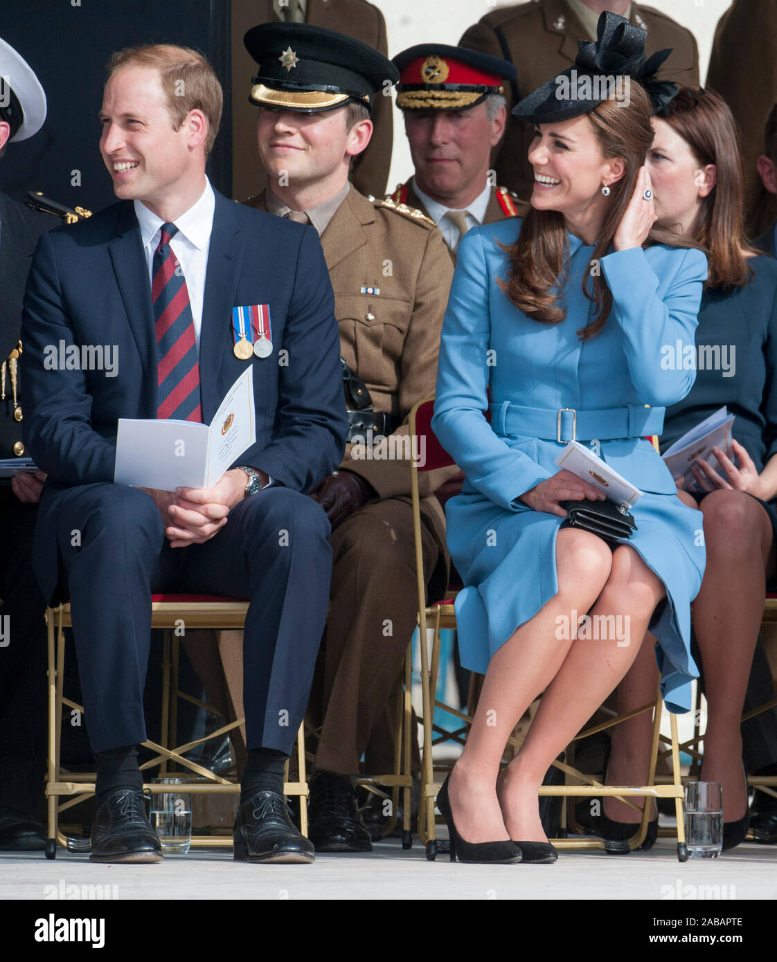 Il Duca e la Duchessa di Cambridge che frequentano la commemorazione del settantesimo anniversario dello sbarco in Normandia a oro spiaggia di Arromanches in Normandia. 6 giugno 2014. Foto Stock