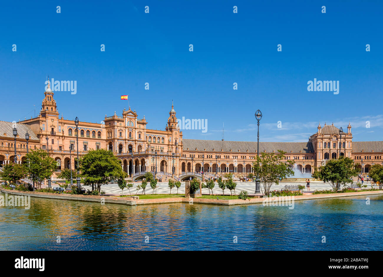 La Plaza de España (Piazza di Spagna) nel Parque de María Luisa (Parco Maria Luisa), a Siviglia, Spagna, costruito nel 1928 per l'esposizione Ibero-americana Foto Stock