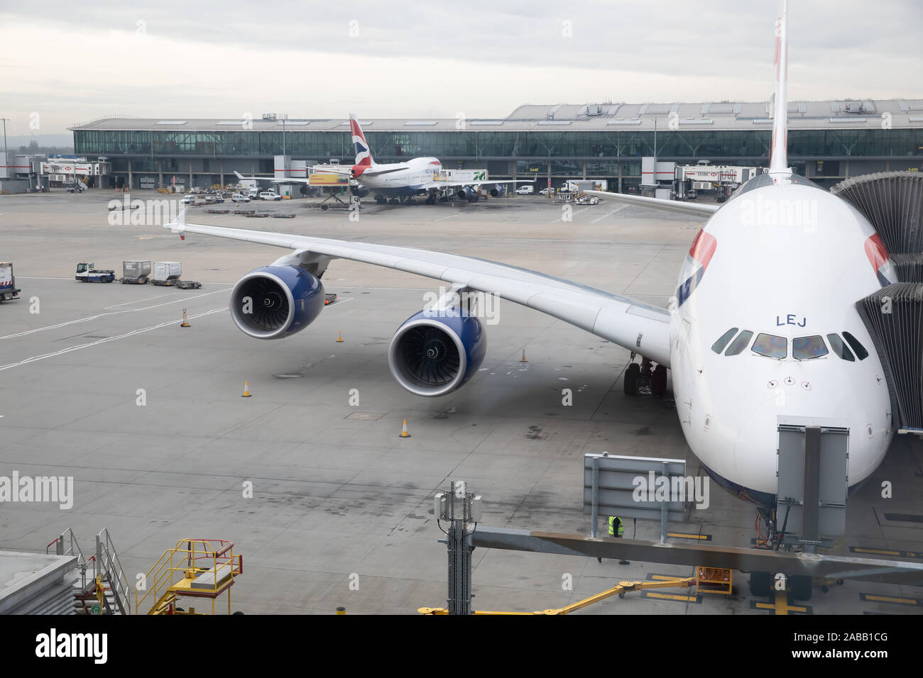 British Airways Airbus 380 all' Aeroporto di Heathrow Terminal 5 di Londra, Regno Unito Foto Stock