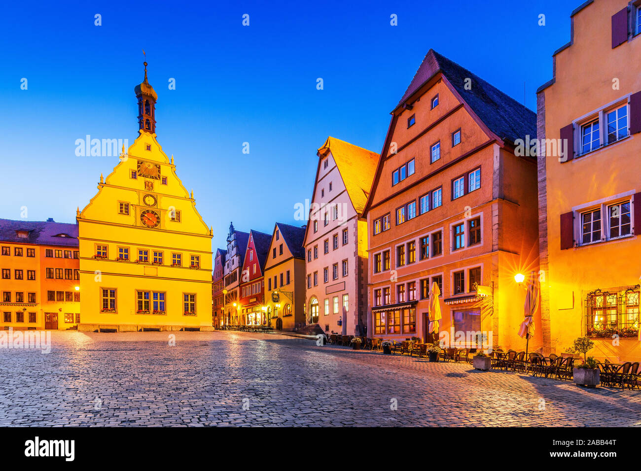 Rothenburg, Germania. La città medievale di Rothenburg ob der Tauber di notte. Foto Stock