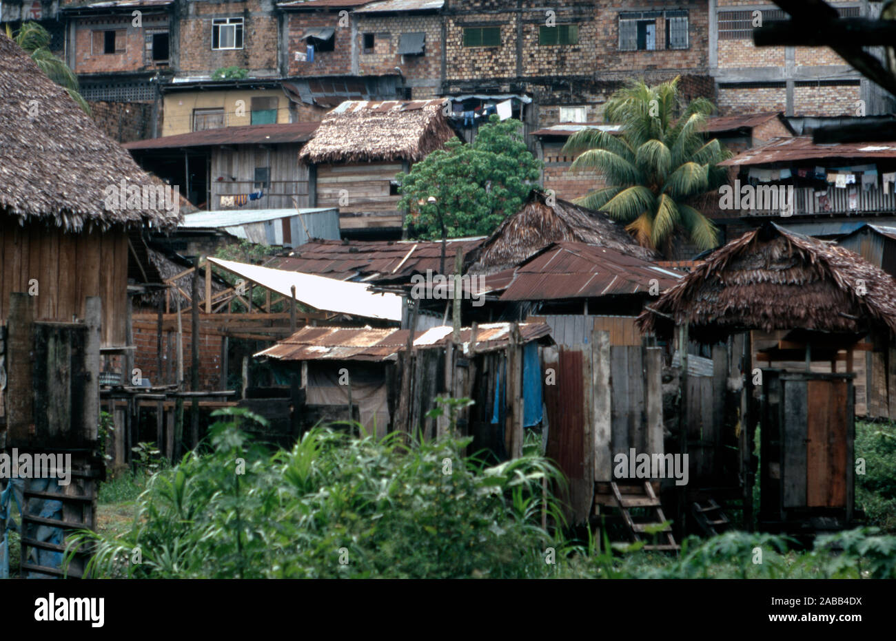 In baracche comunità peruviana di Belen vicino a Iquitos, Perù. Foto Stock