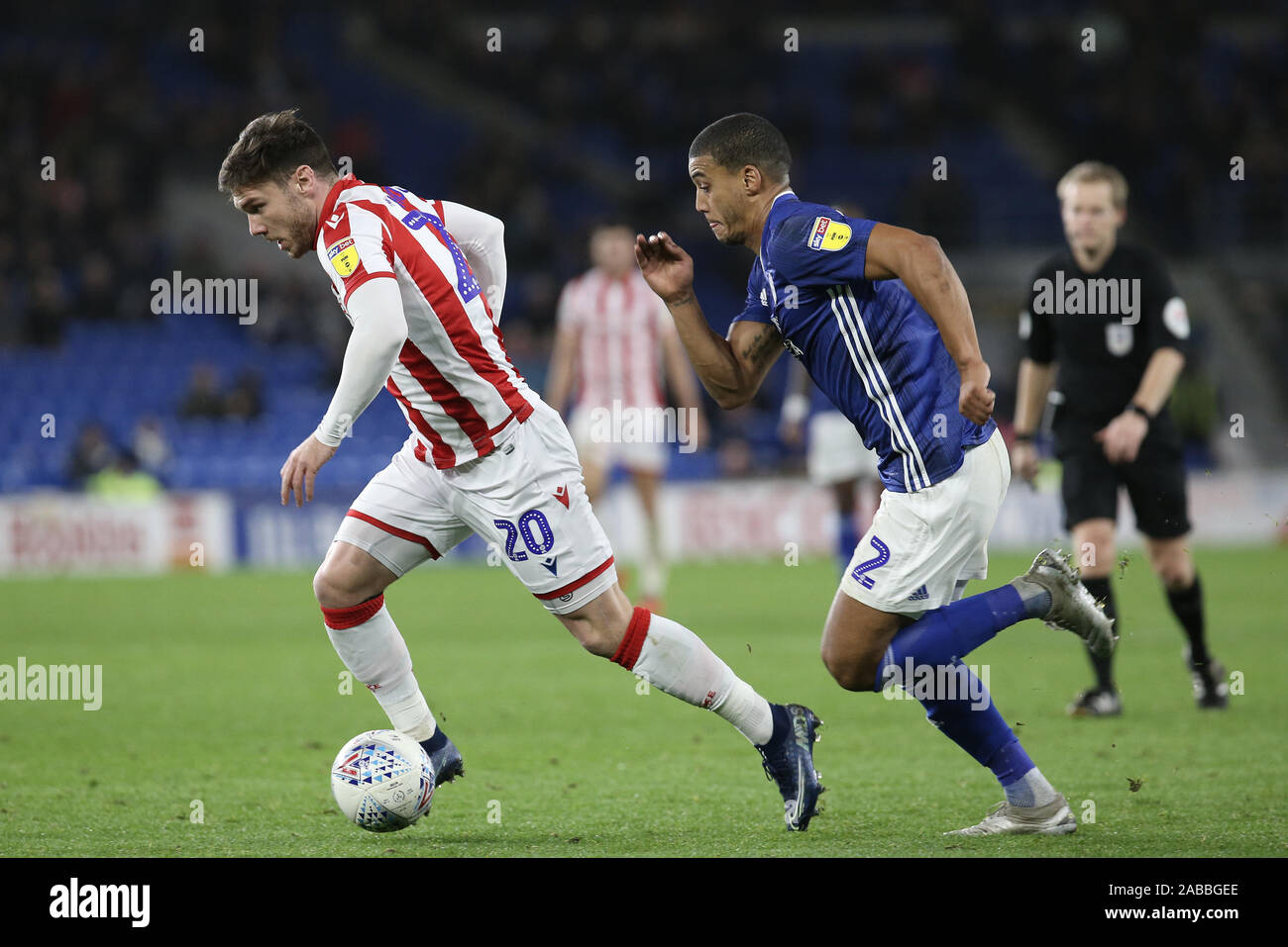 Cardiff, Regno Unito. 26 Nov, 2019. Scott Hogan di Stoke City durante il cielo EFL scommessa match del campionato tra Cardiff City e Stoke City a Cardiff City Stadium di Cardiff, Galles. Foto di Dave Peters. Solo uso editoriale, è richiesta una licenza per uso commerciale. Nessun uso in scommesse, giochi o un singolo giocatore/club/league pubblicazioni. Credit: UK Sports Pics Ltd/Alamy Live News Foto Stock