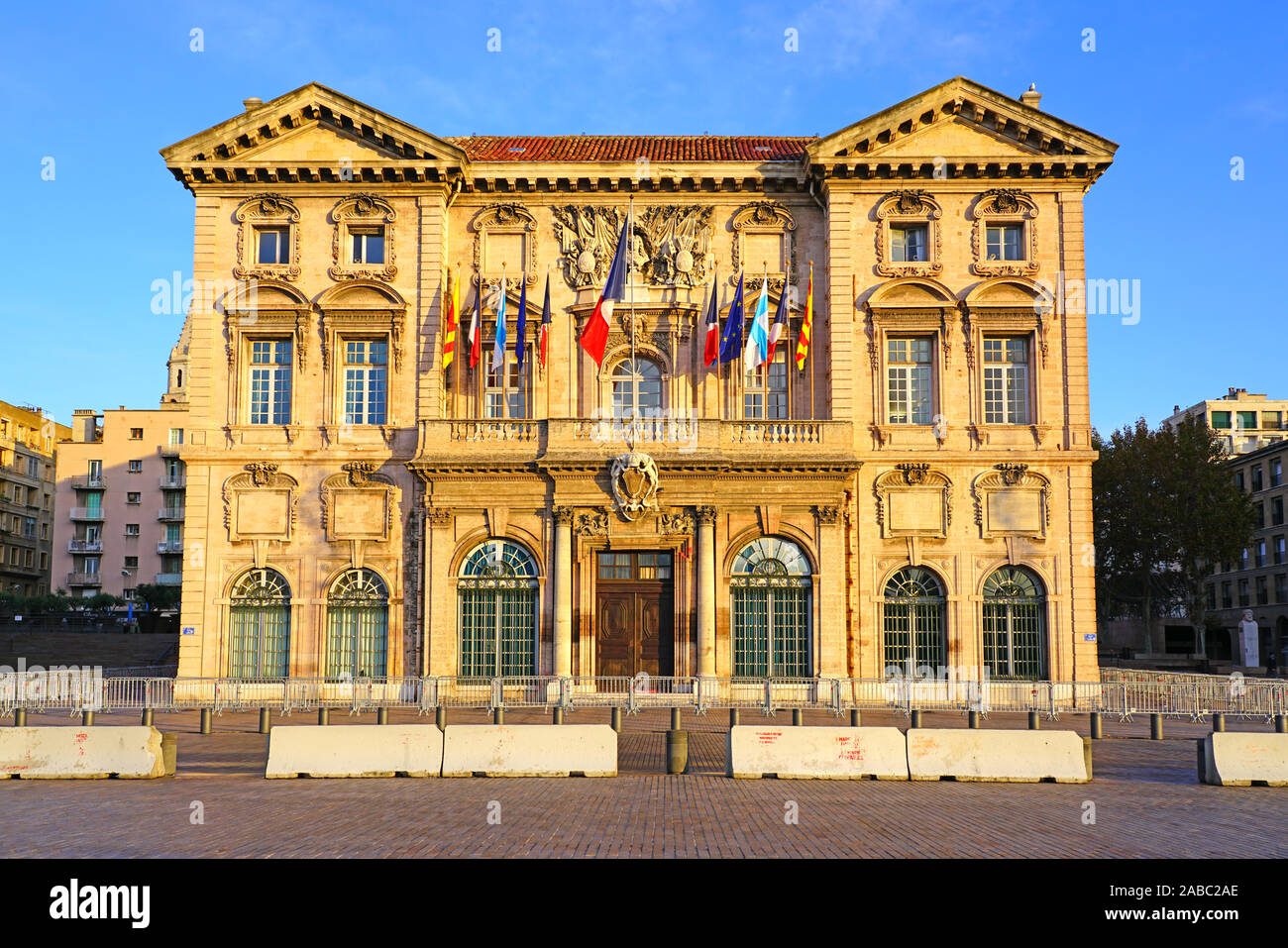 MARSEILLE, Francia - 15 NOV 2019- Vista del punto di riferimento storico Hotel de Ville de Marseille municipio edificio a Marsiglia, Francia. Foto Stock