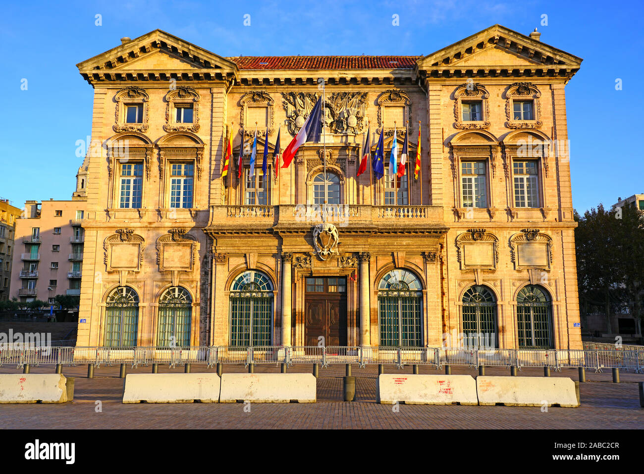 MARSEILLE, Francia - 15 NOV 2019- Vista del punto di riferimento storico Hotel de Ville de Marseille municipio edificio a Marsiglia, Francia. Foto Stock