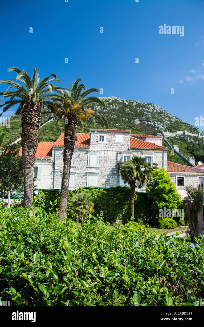 Ston ist eine Kleinstadt auf der Halbinsel Peljesac im Süden Kroatiens. Sie gehört zur Gespanschaft Dubrovnik-Neretva. Foto Stock