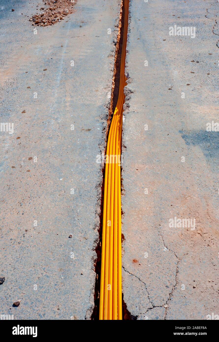 Nastro Segnaletico 'Attenzione Linea Elettrica Interrata' – Scotch 406 – 3 Rotoli X 1000 Piedi