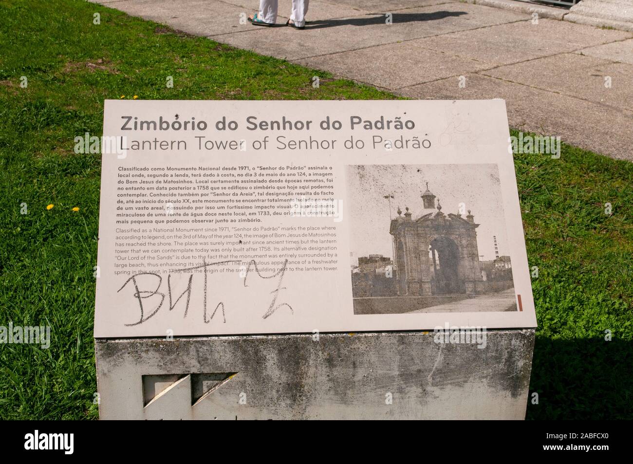 La Torre della Lanterna di Senhor do Padrao (nostro signore delle sabbie) 1758. Un monumento che segna il luogo dove secondo la leggenda, Bom Jesus de Matosinhos t Foto Stock