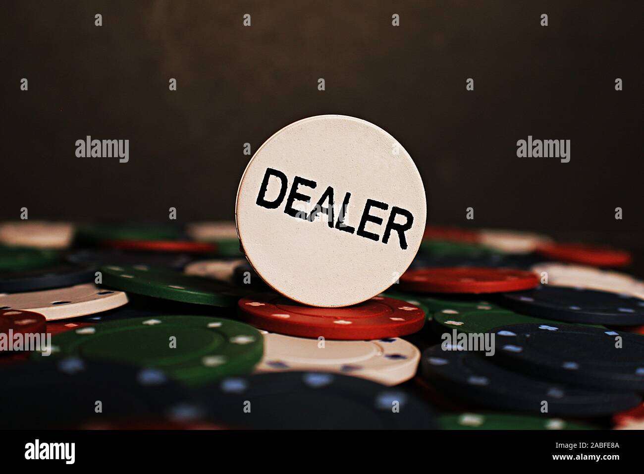 Bianco & Nero Teddy Bear e Game Night Poker impostato Foto Stock
