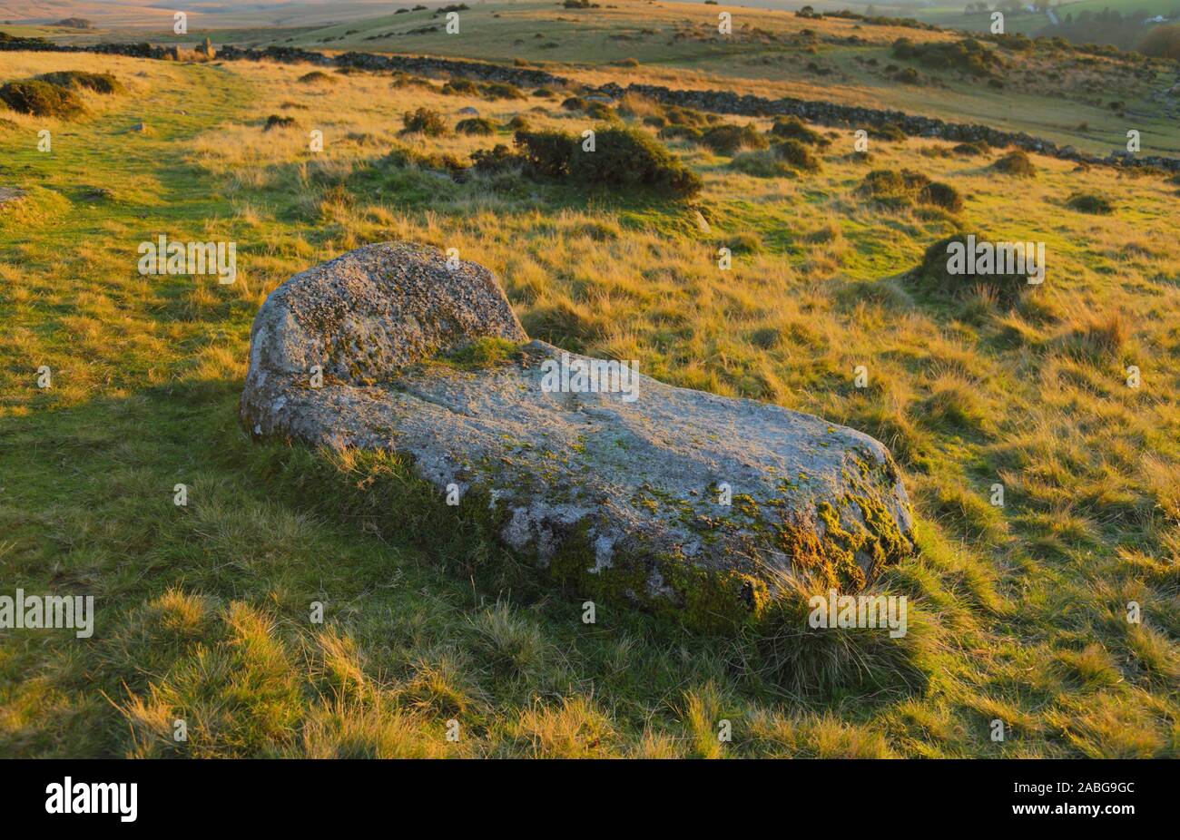 La pietra in forma di letto nel Parco Nazionale di Dartmoor, Devon Foto Stock