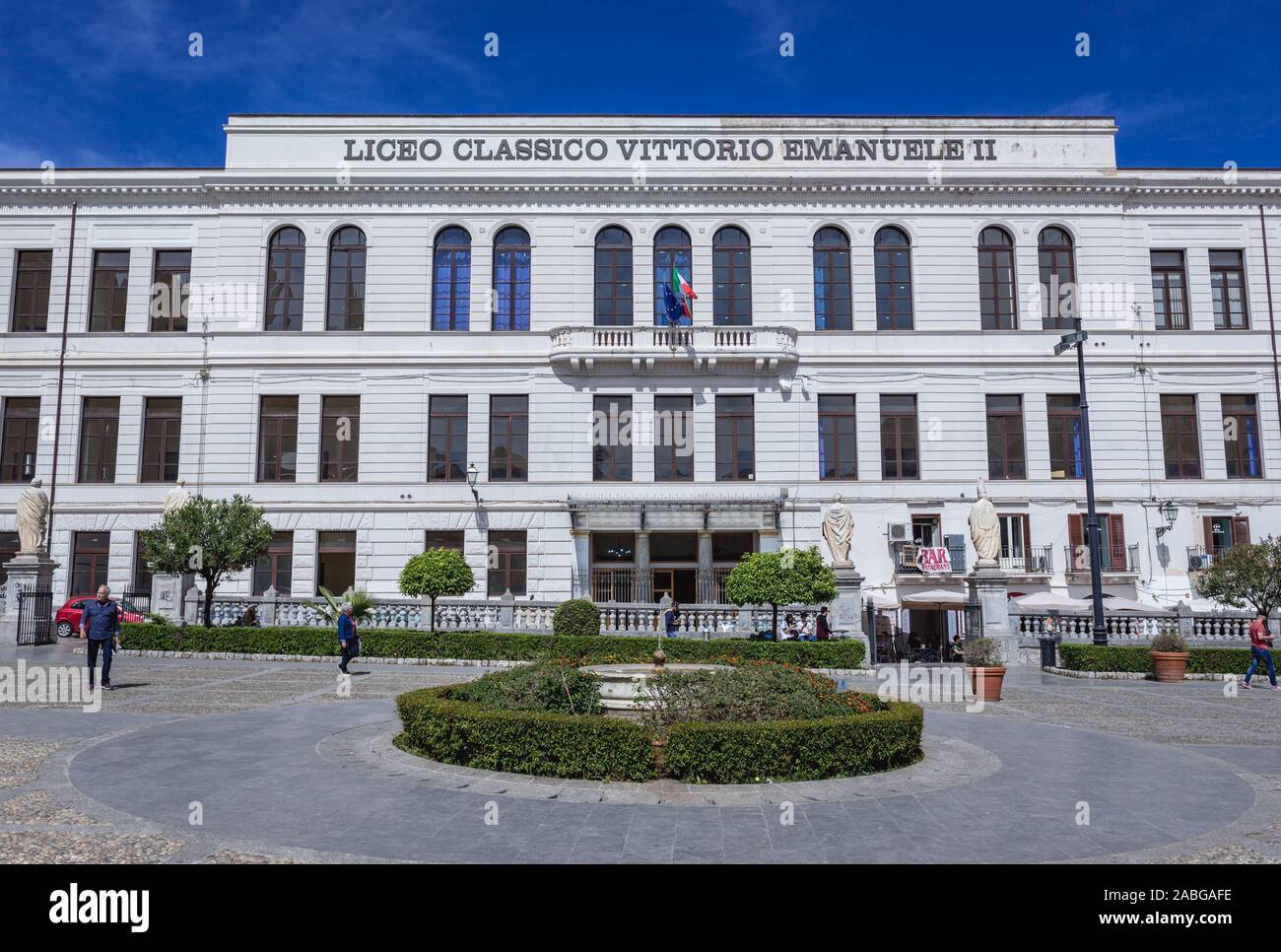 Liceo Vittorio Emanuele II accanto alla cattedrale di Palermo città del sud Italia, la capitale della regione autonoma della Sicilia Foto Stock