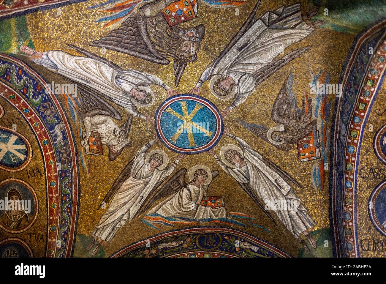 Ravenna, Italia - 11 Settembre 2019: i mosaici della Cappella di Sant Andrea o Cappella Arcivescovile di Ravenna, Italia. La sola esistente sede arcivescovile ch Foto Stock
