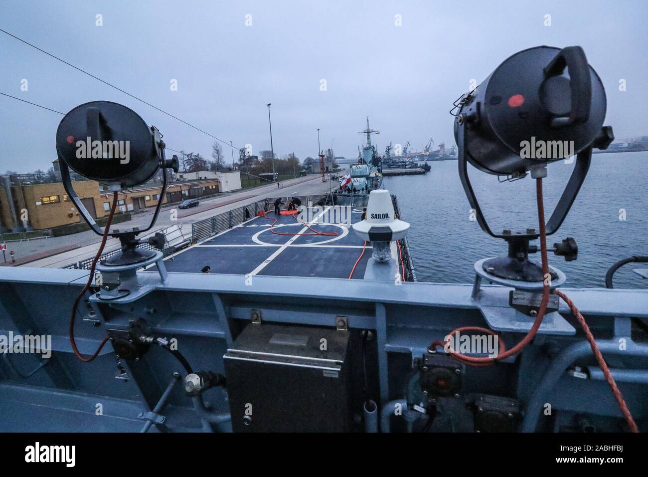 Gdynia, Polonia. 27th, nov. 2019 Marina Polacca ORP Slazak nave pattuglia il giorno prima dell inizio ufficialmente del servizio è visto a Gdynia, Polonia il 27 novembre 2019 l'ORP Slazak sarà una pattuglia di Offshore nave della Marina Polacca, precedentemente noto come Gawron-classe corvette. La costruzione della nave è iniziata nel 2001. © Vadim Pacajev / Alamy Live News Foto Stock