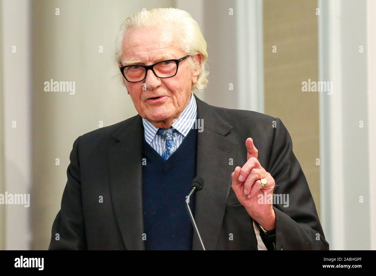 Londra, UK 27 Nov 2019 - conservatore ex vice primo ministro, signore Michael Heseltine, parla in De Vere Grand Connaught Rooms, Holborn, Londra centrale, al partito attivista e i membri dei media circa Brexit e la prossima elezione generale. Signore Michael Heseltine, supporta il gruppo del Partito europeo dei liberali democratici candidati, Sam e Gyimah Chuka Umunna che sono in piedi contro il partito conservatore su anti-Brexit manifesti. Credito: Dinendra Haria/Alamy Live News Foto Stock