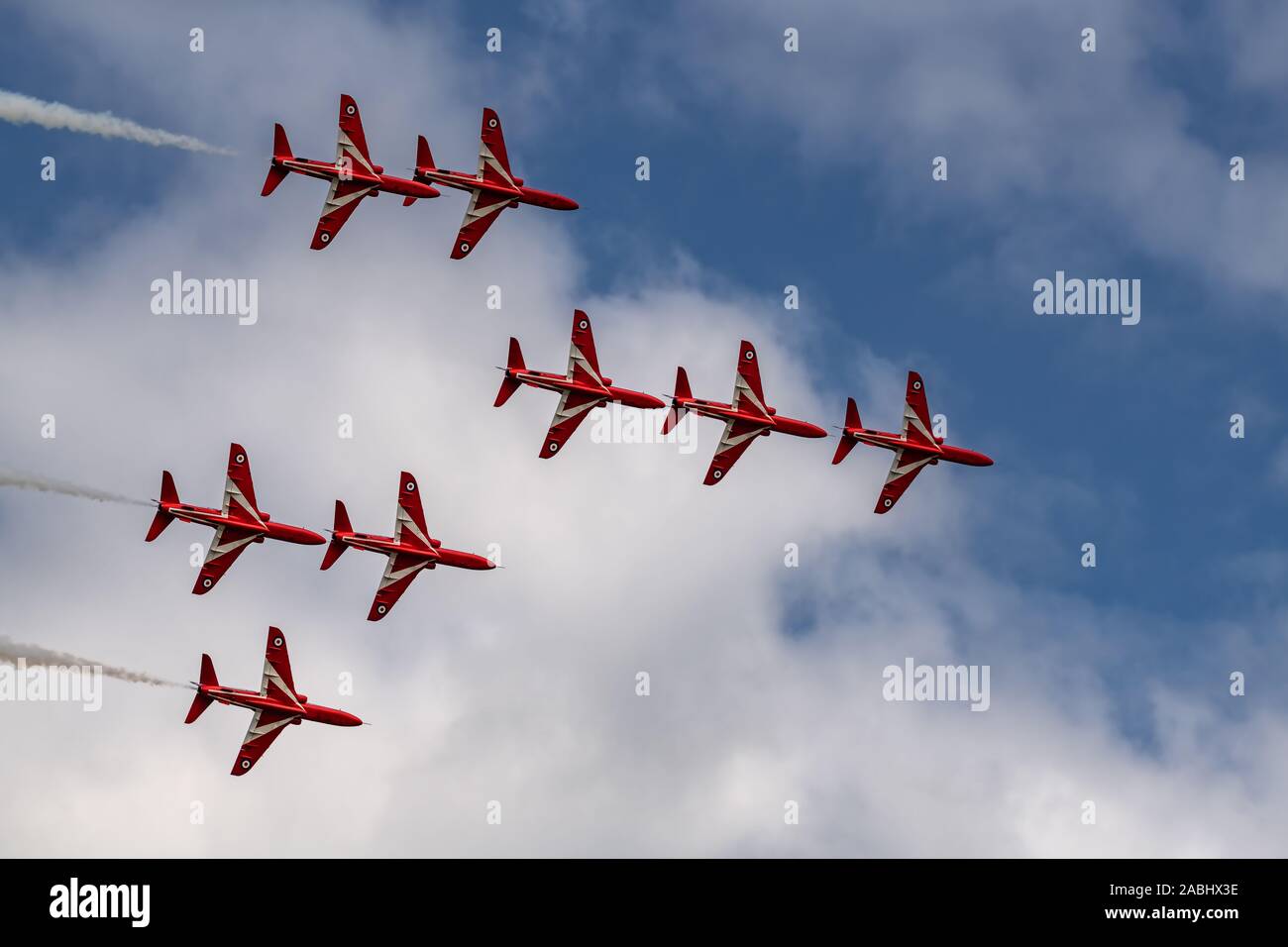 NEW WINDSOR NY - Agosto 2, 2019: Royal Air Force frecce rosse eseguire al Stewart International Airport durante il New York Airshow. Foto Stock