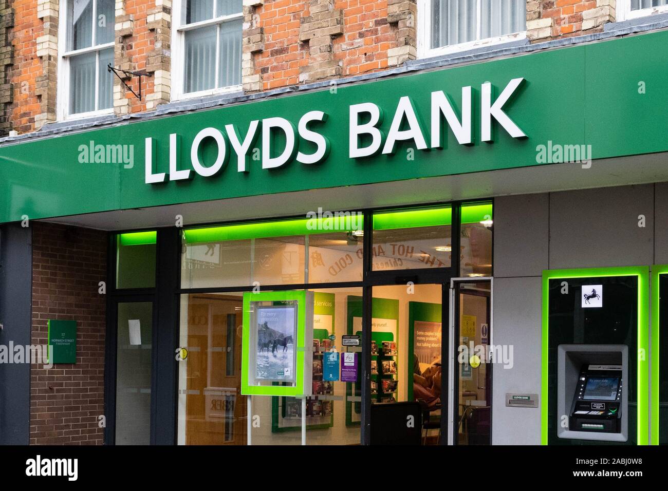 Lloyds Bank filiale locale, Norwich Street, Fakenham, Norfolk, Inghilterra, Regno Unito Foto Stock