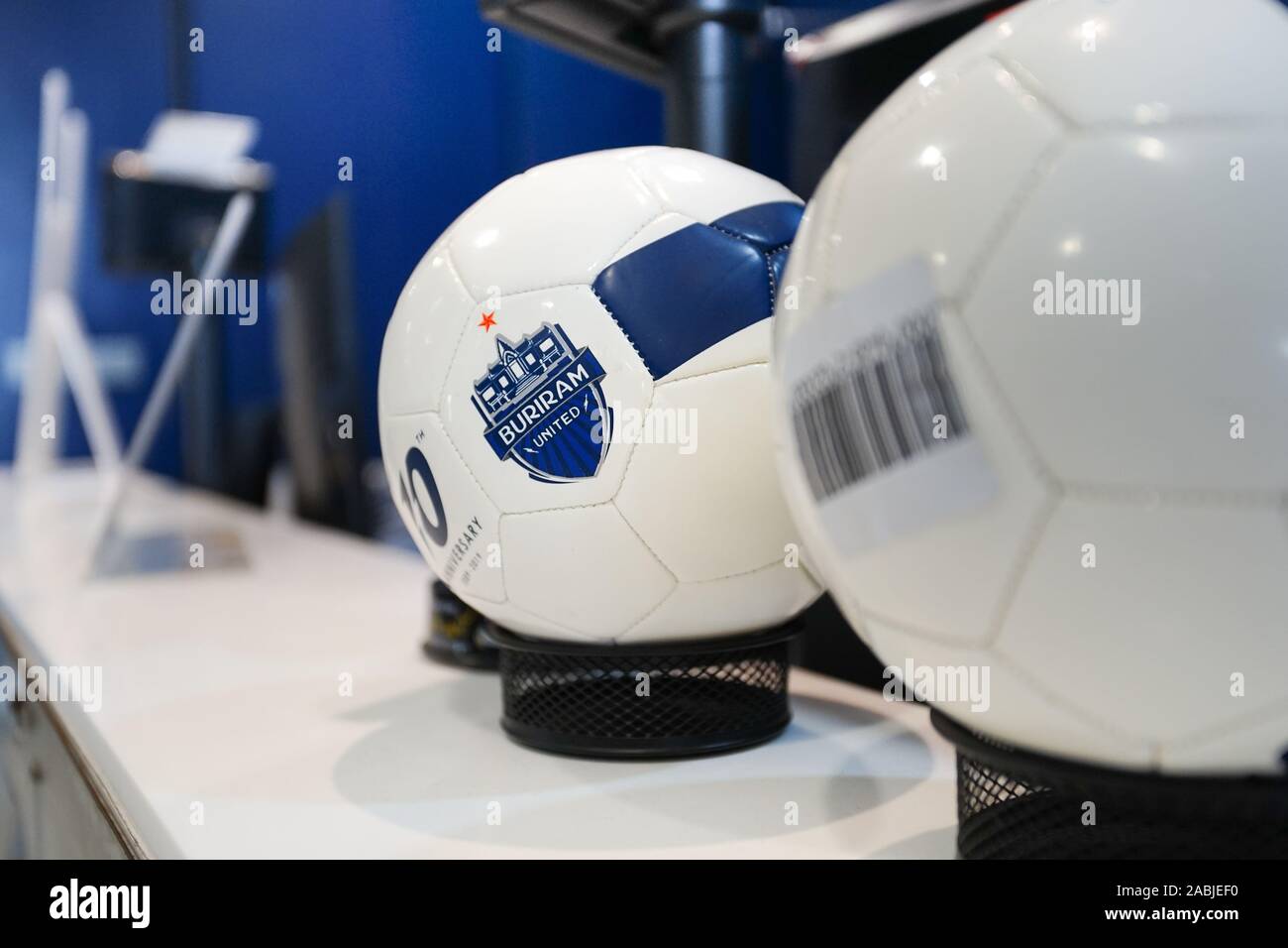 Buriram, Tailandia - 11 Ottobre 2019: all'interno del negozio in Chang Arena o Thunder Castle Stadium Buriram United Football Club per viaggi turistici viaggio Foto Stock