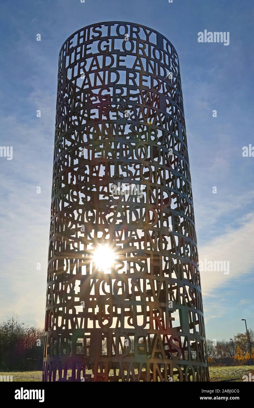 Artista Jennifer Grant scultura, angolo del Duca Wynd e Hunter Street, Glasgow - La struttura ad albero che non è cresciuto - versetti dalla storia di Glasgow Foto Stock