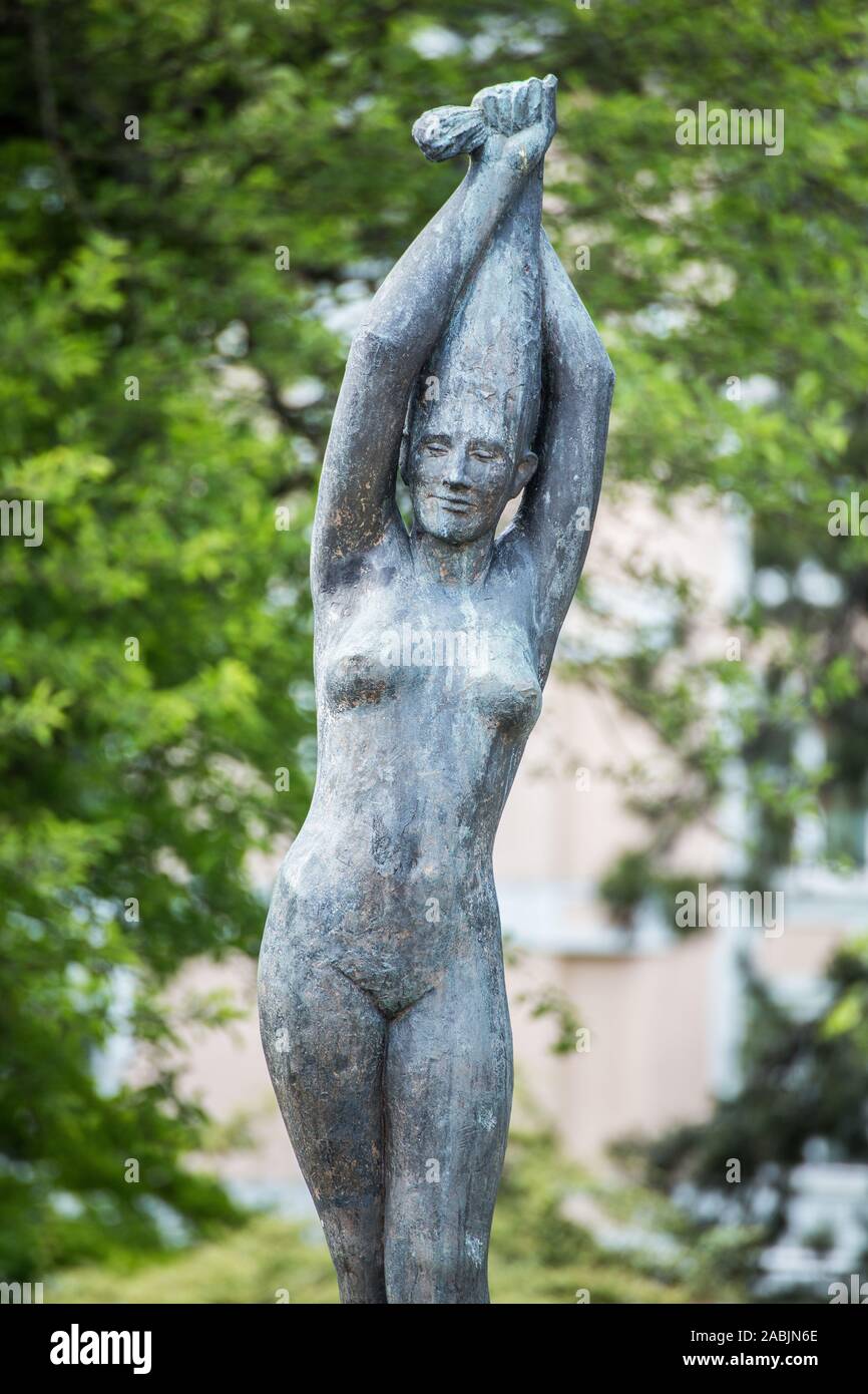 26 maggio 2019, Salisburgo, Austria. "Femmina" ballerino scultura di Giacomo Manzu Foto Stock