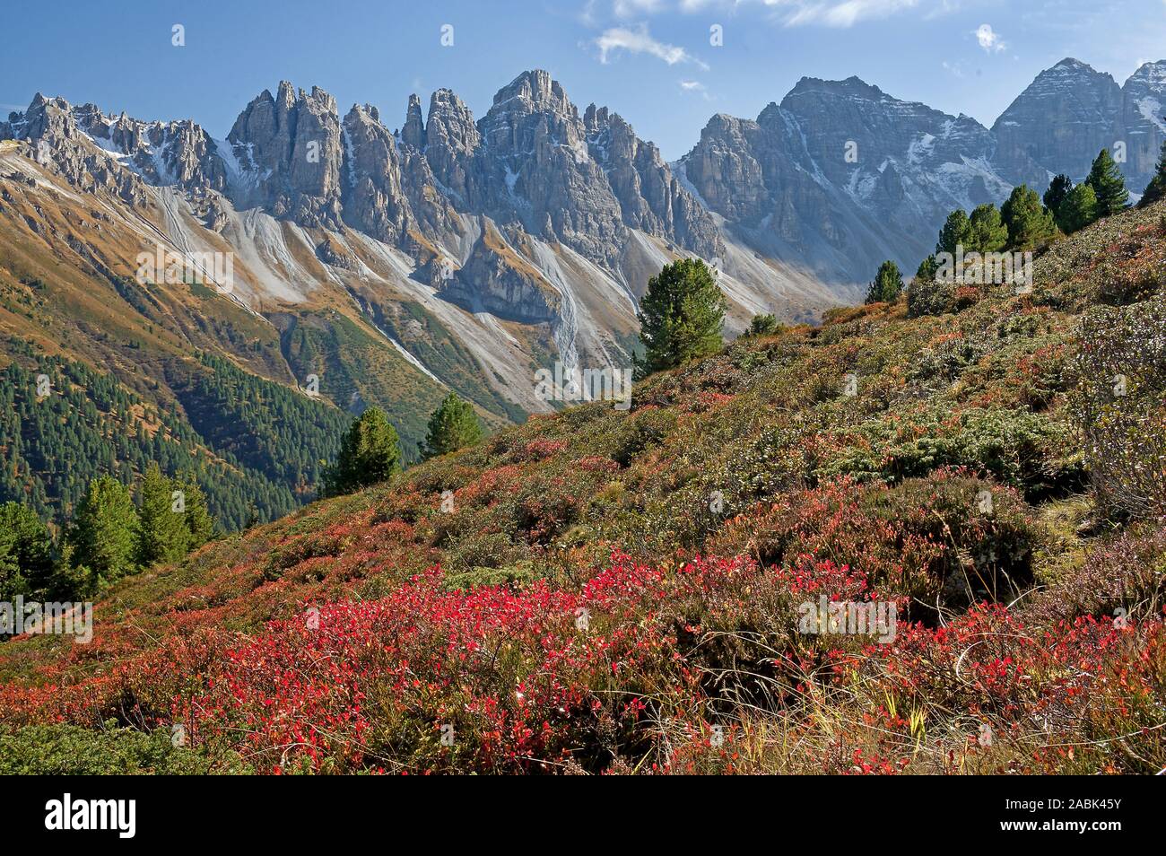 La gamma della montagna Kalkkoegel in autunno. Alpi dello Stubai, Tirolo, Austria Foto Stock