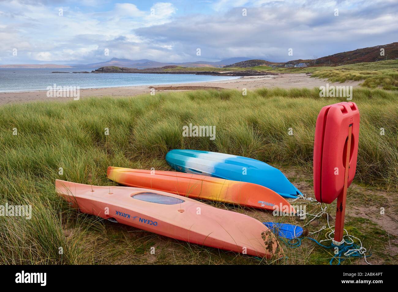 Kayak nelle dune a Mellon Udrigle beach, Gruinard Bay, Wester Ross, Highland, Scozia Foto Stock
