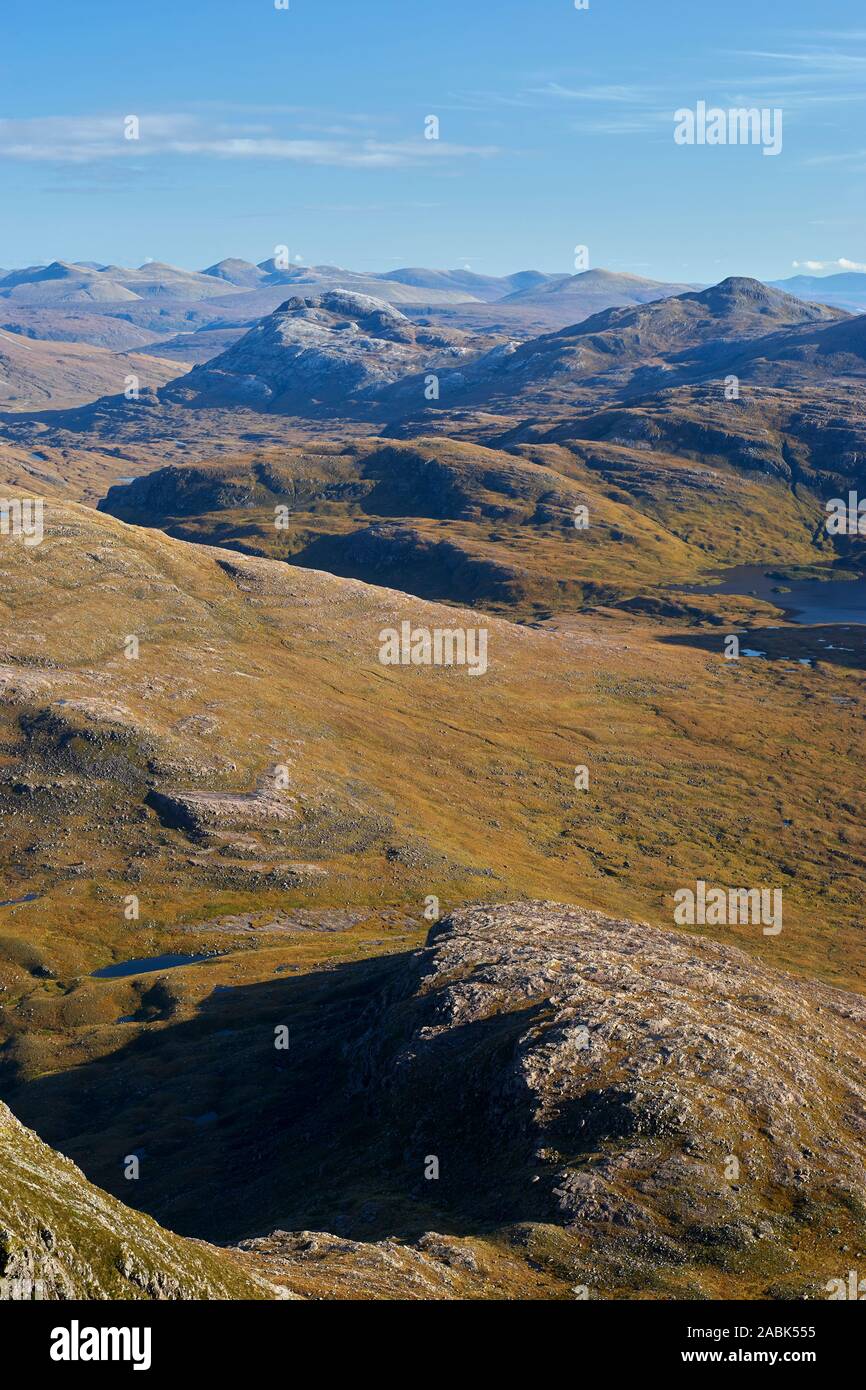 Vista da Beinn Damh, Torridon, Wester Ross, Highland, Scozia Foto Stock