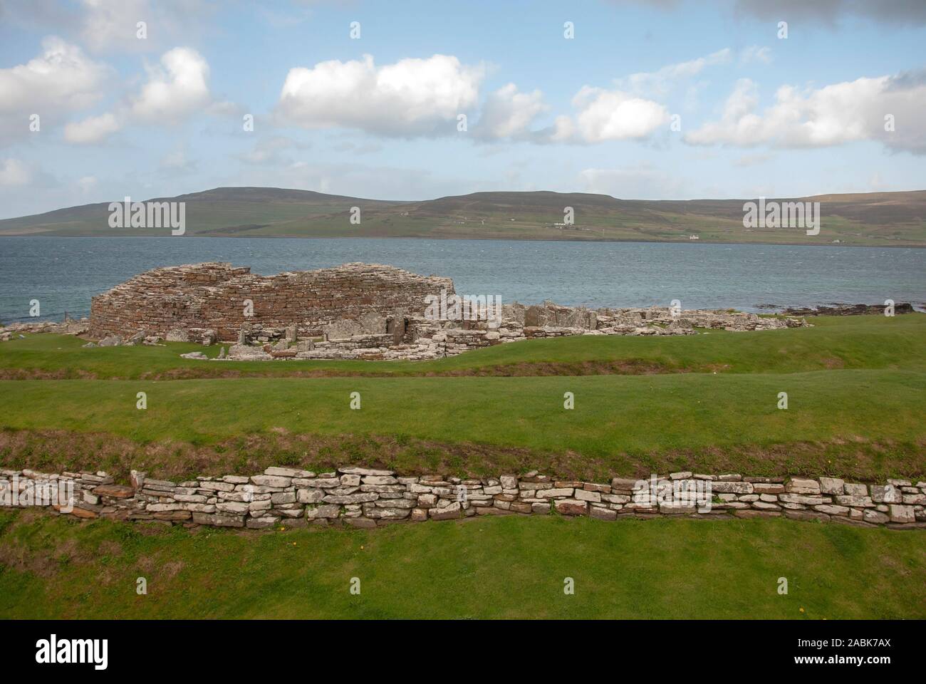 Conservate rovine Età del Ferro Broch di Gurness Aikerness Evie terraferma Isole Orcadi Scozia Regno Unito vista esterna Historic Scotland archeologia archaeolo Foto Stock