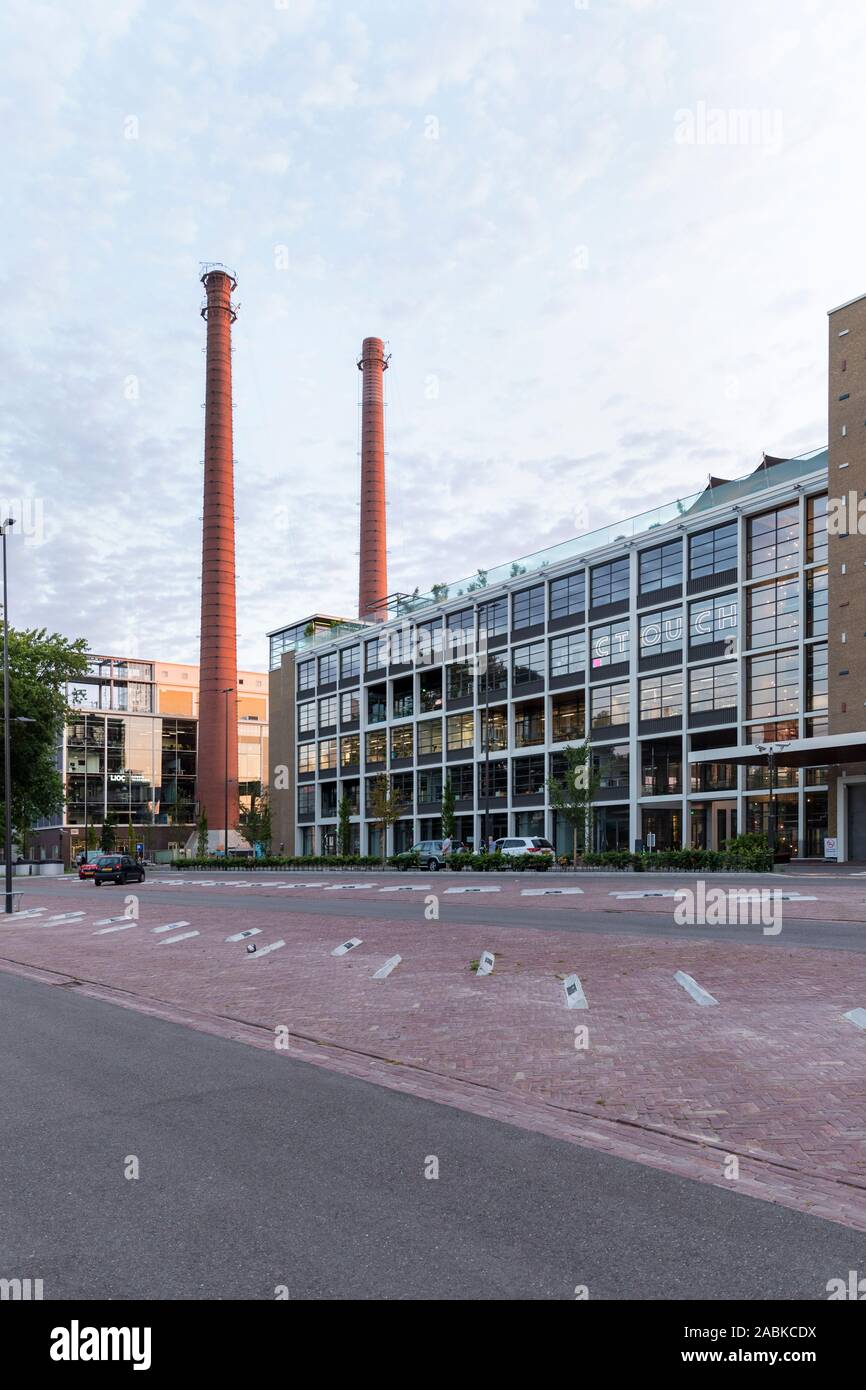 Eindhoven, Paesi Bassi, 30 giugno 2019. La facciata frontale e la parte esterna della nuova architettura TQ edificio sulla prossima Strijp distretto T con t Foto Stock