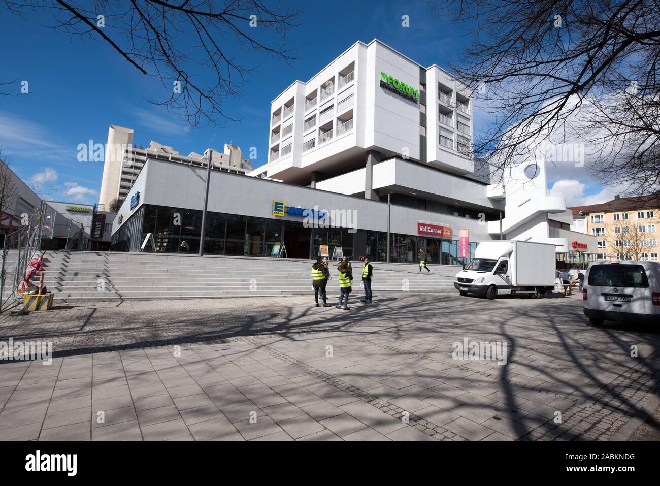 Il complesso residenziale e commerciale dettaglio sulla Theresienhöhe tra Gollierstrasse, Schießstättstrasse e Schwanthalerstrasse, prelevato poco prima del completamento della conversione e lavori di ristrutturazione. [Traduzione automatizzata] Foto Stock