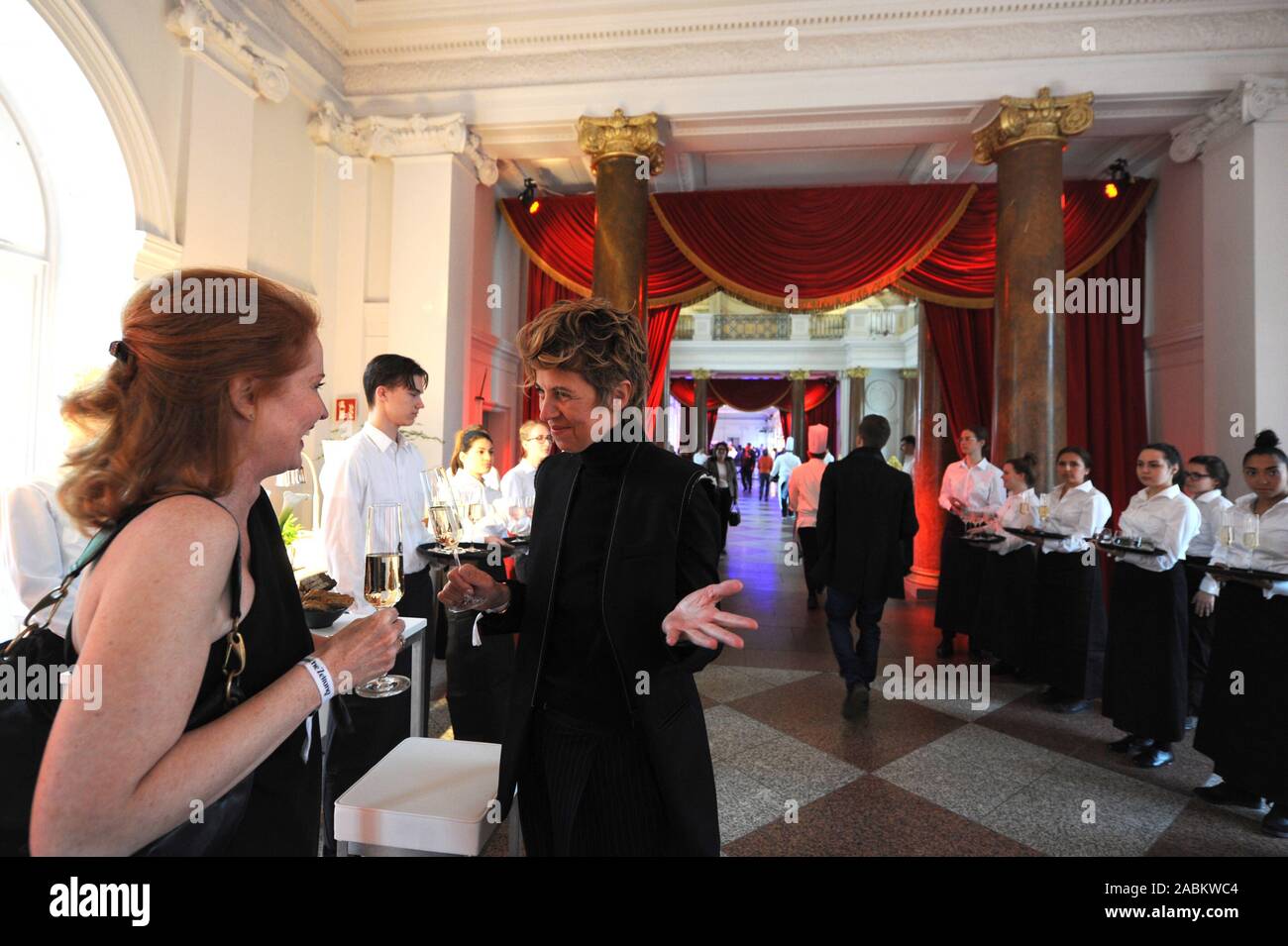 SZ notte a Berlino al Palazzo di Charlottenburg ....foto : , 6 maggio 2019 [traduzione automatizzata] Foto Stock