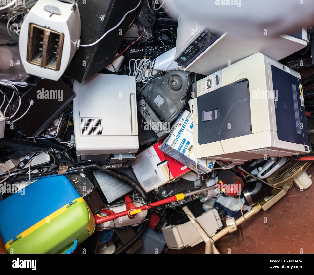 Apparecchi elettrici ed al riciclaggio in cantiere Lindberghstrasse 8a. [Traduzione automatizzata] Foto Stock