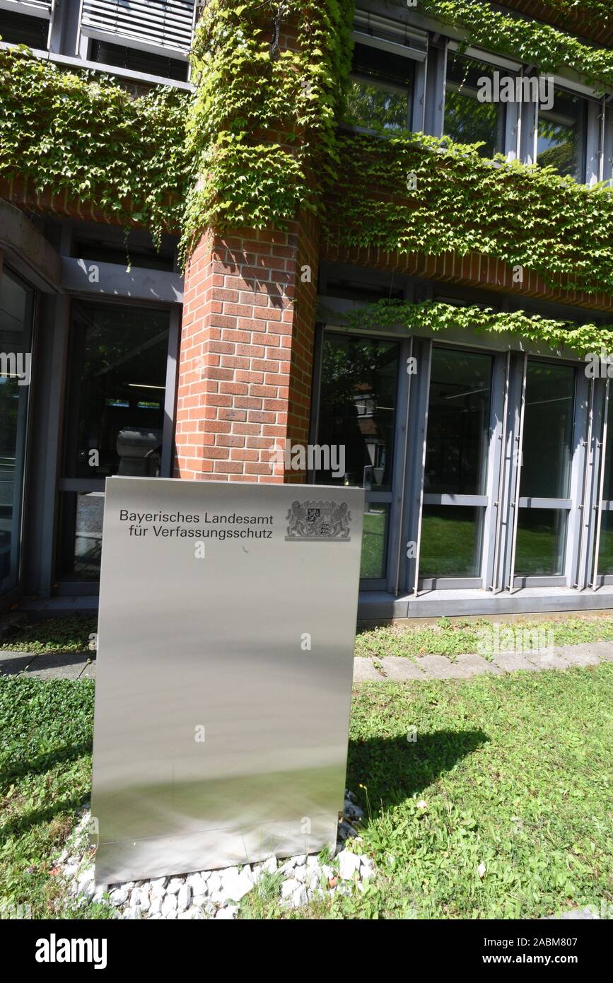 Il Cyber Allianz Center (CAZ) è affiliata alla Baviera Ufficio per la protezione della costituzione con sede a Knorrstraße. Si consiglia alle aziende, università e gestori di infrastrutture critiche nella difesa contro gli attacchi di elettronica. [Traduzione automatizzata] Foto Stock