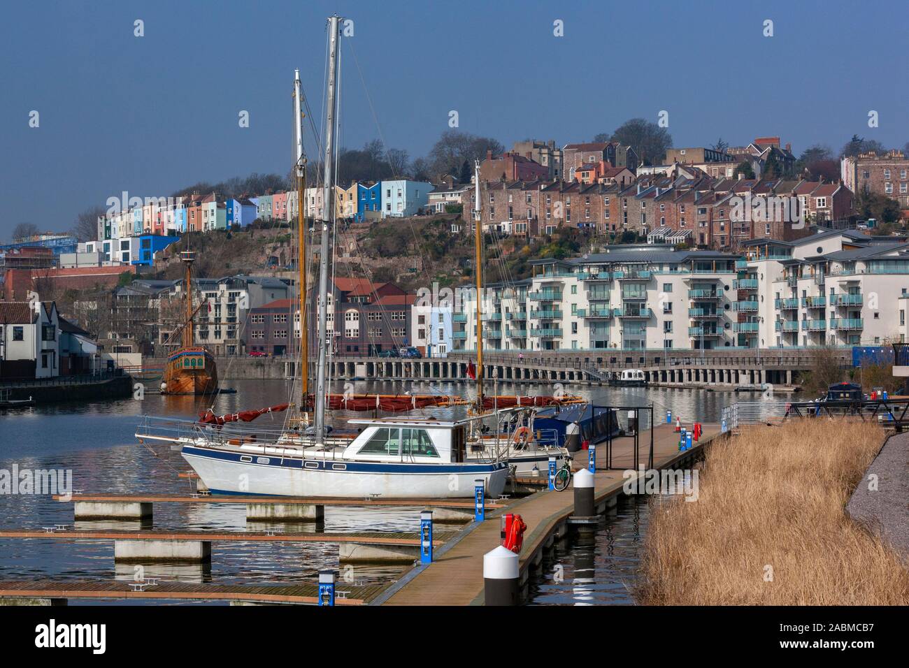 Porto di galleggiante nella città di Bristol nel sud-ovest Inghilterra. Chiamato Floating Harbour come il livello di acqua rimane costante e non è influenzata da Foto Stock