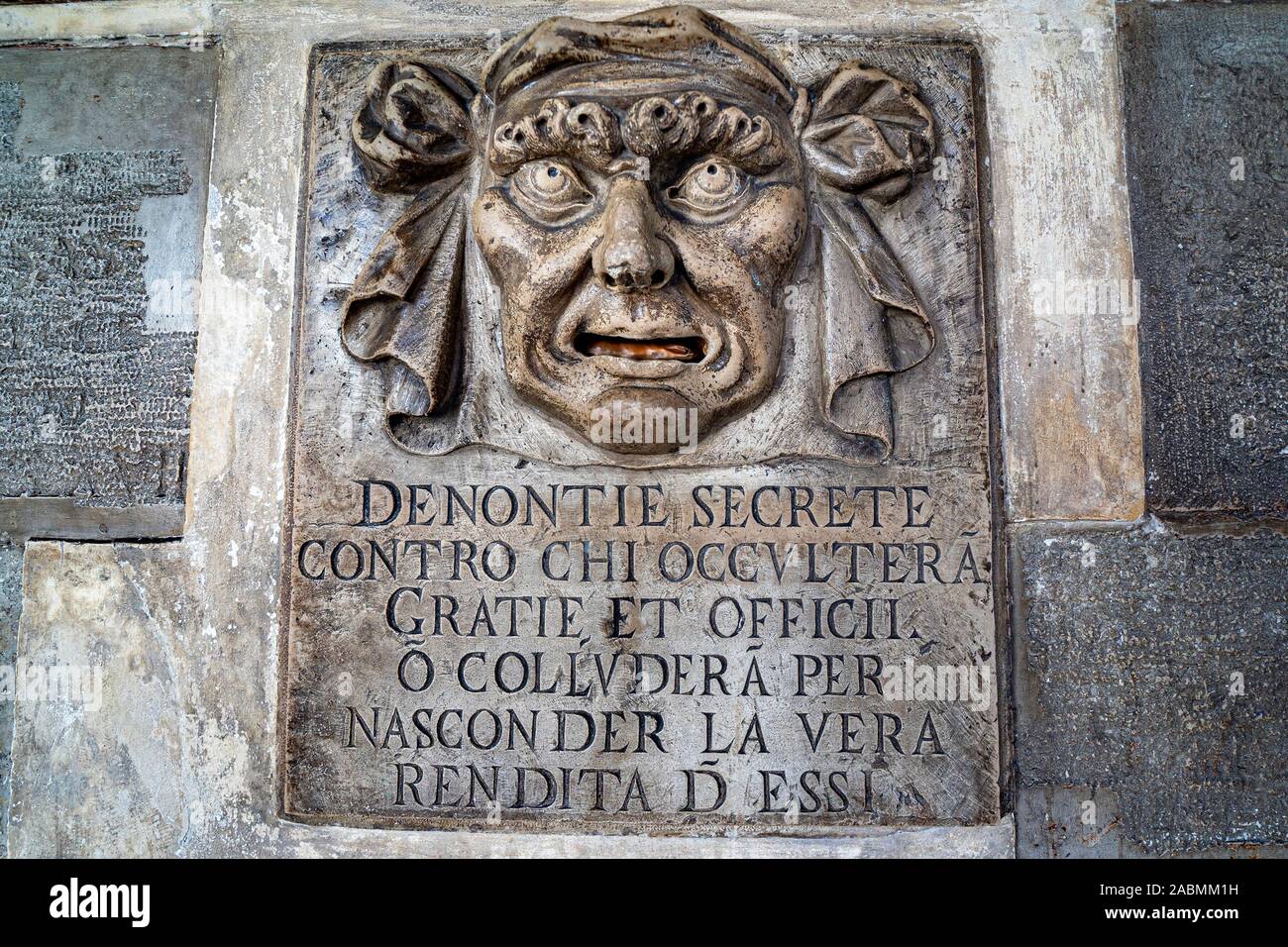 Bocca del segreto di accuse al Palazzo del Doge di Venezia segreto 'denunciati contro coloro che nascondi favorisce e uffici o colludono per nascondere la vera inc Foto Stock