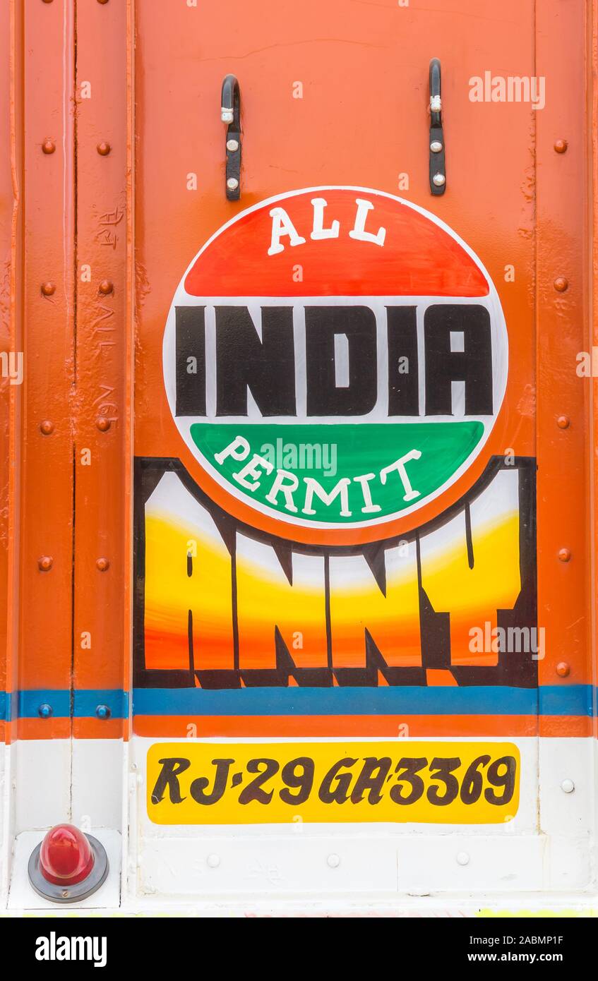 Testo di tutta l India consentire su di un lato del carrello in Abhaneri Foto Stock
