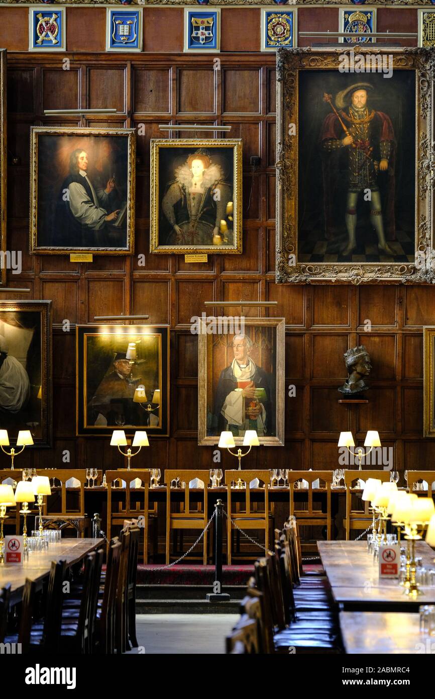 Il Pre-Victorian Hall al Christ Church College di Oxford di posti a sedere per un massimo di 300 persone ed è stato fonte di ispirazione per Hogwart's Hall di Harry Potter ed era u Foto Stock