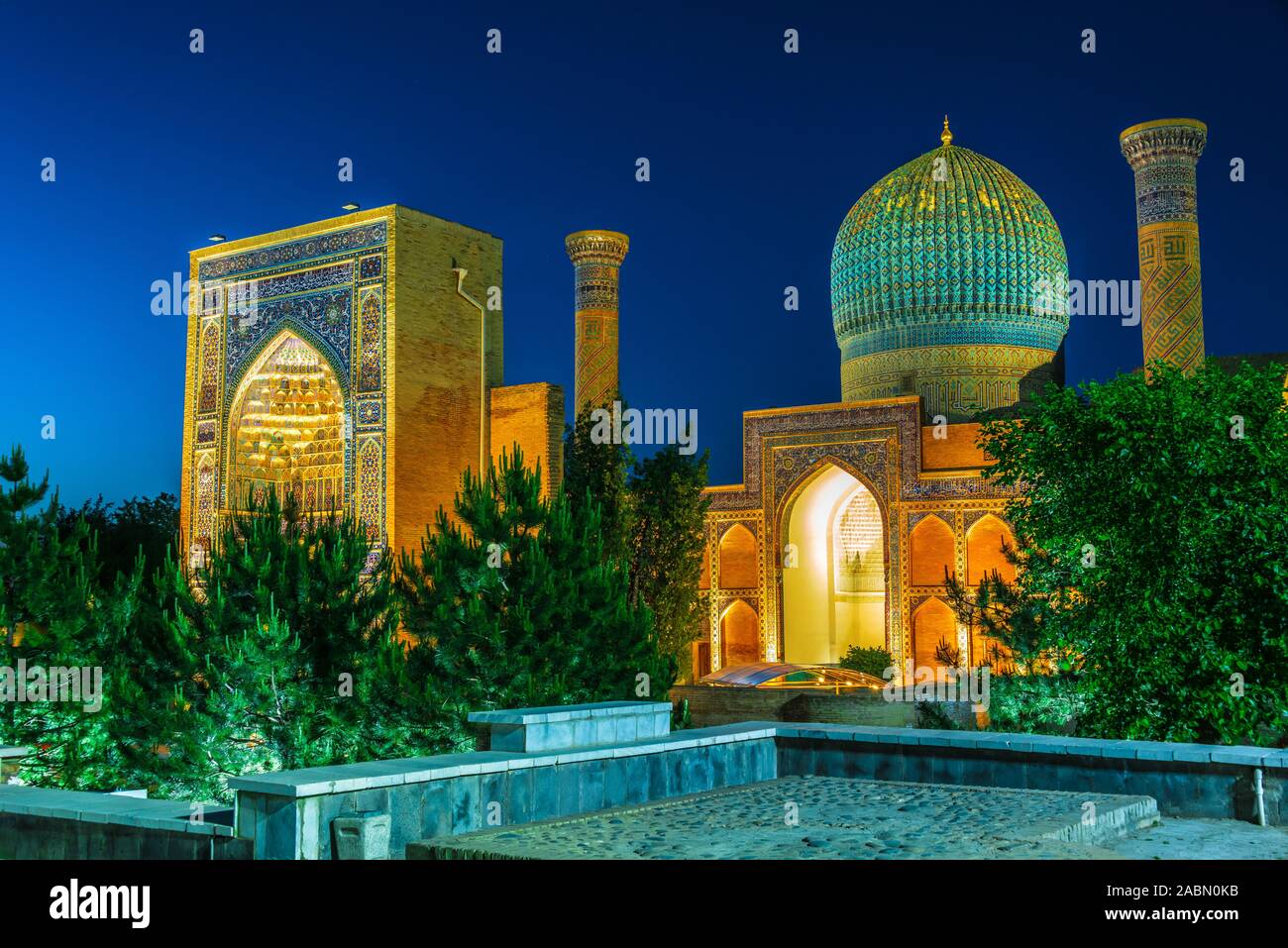 Gur-e-Amir o Guri Amir (Tomba del Re), un mausoleo del conquistatore asiatico di Timur in Samarcanda, Uzbekistan. Foto Stock