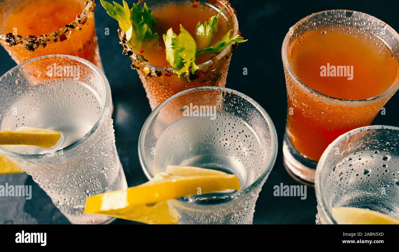 Toddy hot toddy, le spezie in polvere, Messico, cocktails estivi, salsa Tabasco, bicchiere da cocktail, whisky, non bevanda alcolica, Spiced Rum Foto Stock