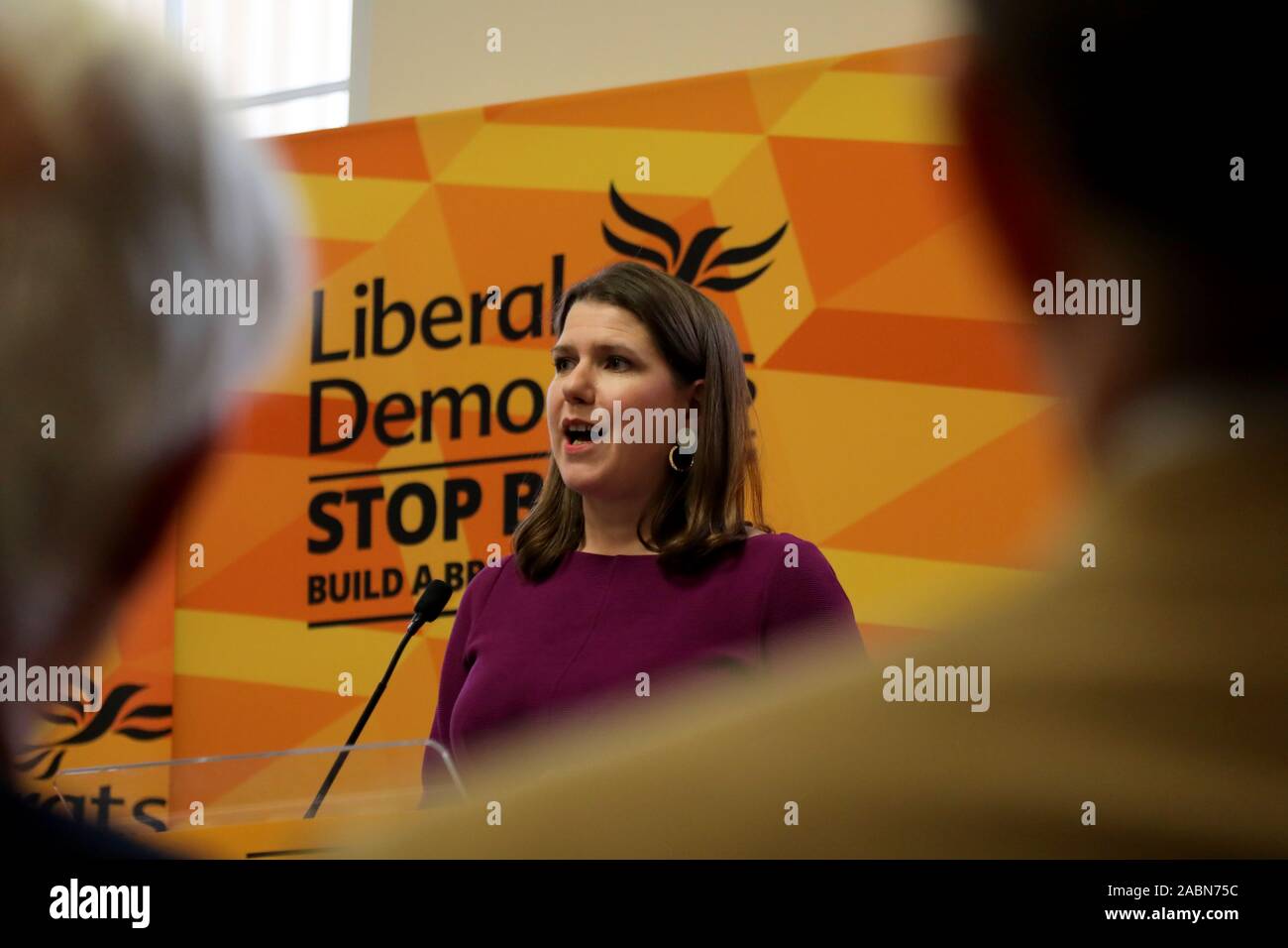 London / UK - Novembre 28, 2019: i liberali democratici leader Jo Swinson attacchi Boris Johnson come inadatti ad essere primo ministro, durante un discorso nel Regno Unito generale campagna elettorale Foto Stock