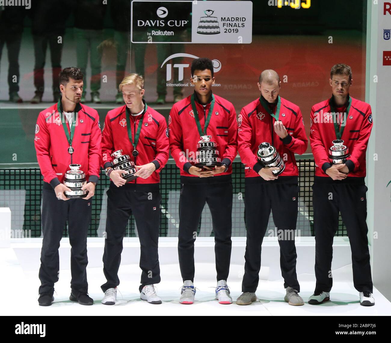 24 novembre 2019, Spagna, Madrid: il canadese squadra di tennis, da  sinistra a destra: il capitano Frank Dancevic, Denis Shapovalov, Felix  Auger-Auliassime, Brayden Schnur y Vaselk Pospisil finalisti della Coppa  Davis, ha