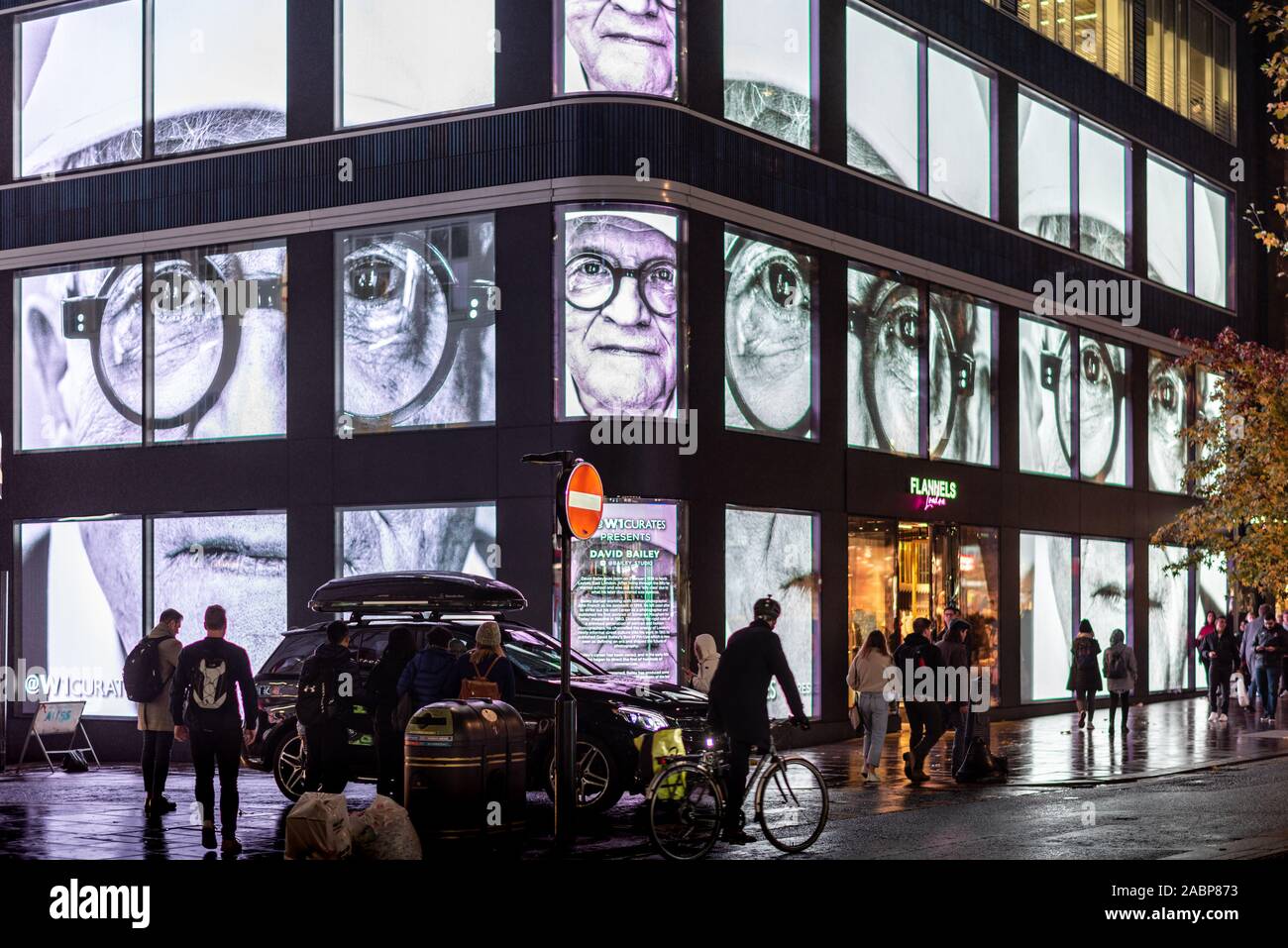 Flanelle Oxford Street London - David Bailey mostra presso Accademia House Oxford Street London, la flanelle flagship store e sport di Londra diretta HQ Foto Stock