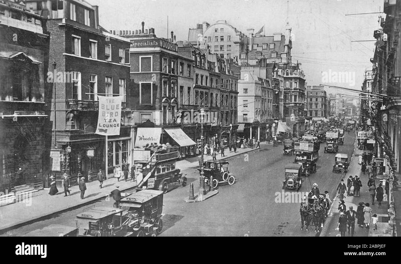 PICCADILLY,Londra,1910 guardando ad est verso Piccadilly Circus Foto Stock